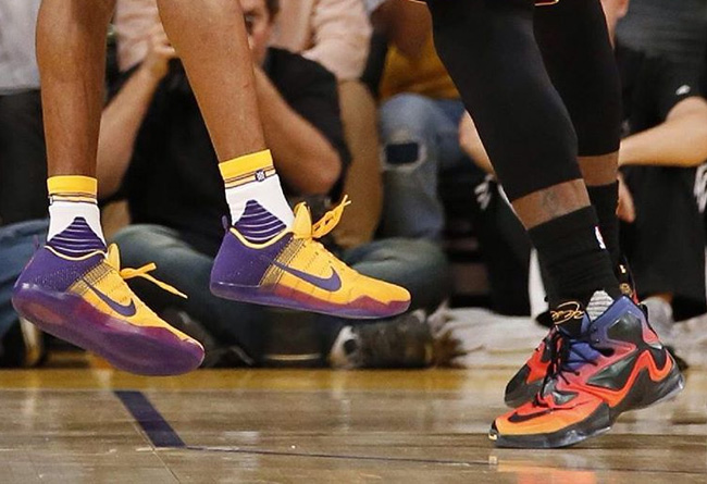 的巅峰组并 的巅峰组并